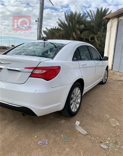 کرایسلەر 200